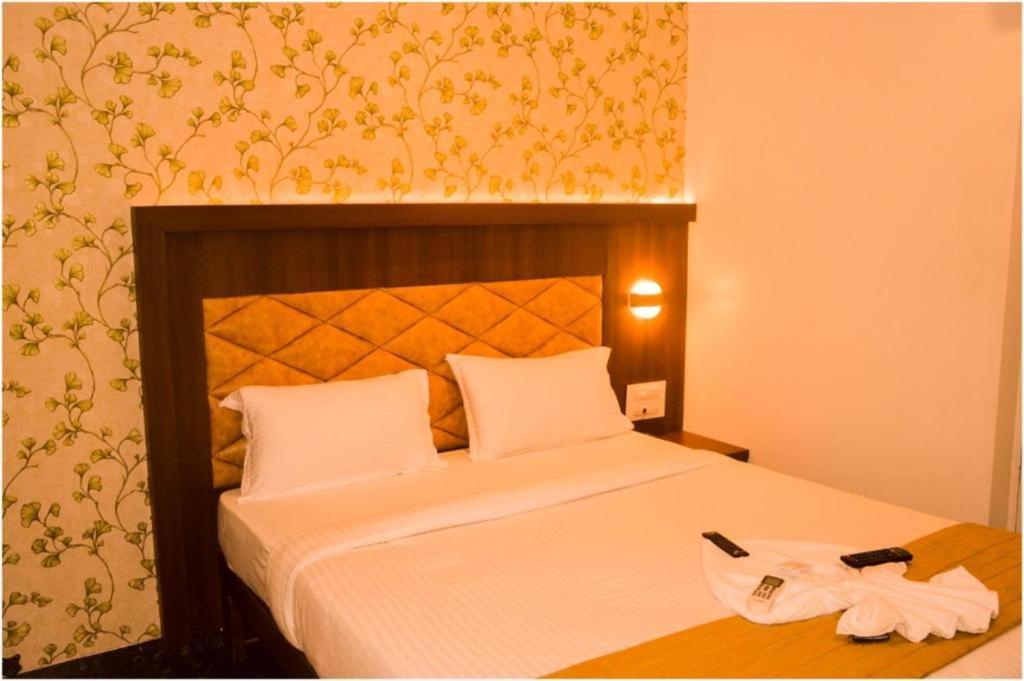Glitz Hotels The Ar Residency - Nr Thane Railway Station Eksteriør billede